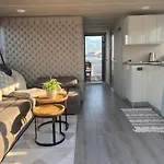 HouseBoat - Dormez sur le lac